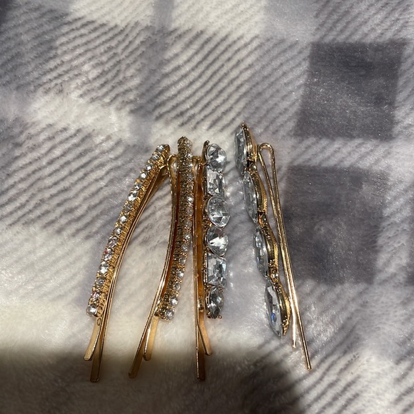 Forever 21 hair pins and ear cuff 💎 - Picture 3 of 4